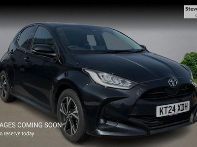 Begagnad Toyota Yaris Hybrid Design 116 HK (85 kW) 2026 Halvkombi