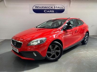 Used Volvo V40 2014 Red Hatchback