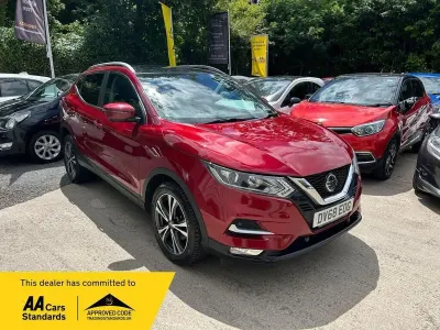 Used Nissan Qashqai N-Connecta 2018 Red SUV