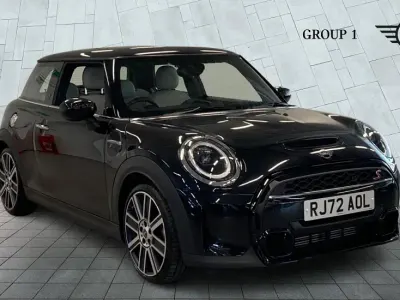Begagnad Mini Cooper S Exclusive 176 HK (129 kW) 2022 Svart Halvkombi