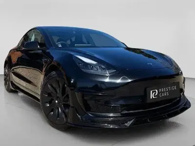 Używany Tesla Model 3 RWD 180 kW (245 KM) 2023 Sedan/Limuzyna