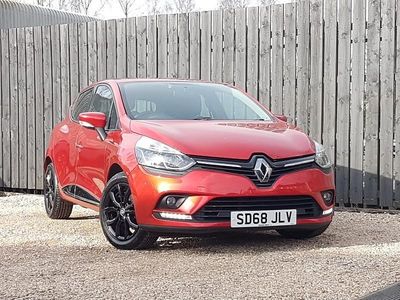 Used Renault Clio IV Play 76 HP (55 kW) 2018 Red Hatchback