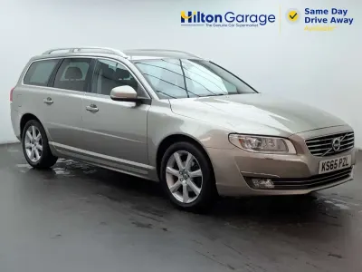 Używany Volvo V70 SE 181 KM (133 kW) 2015 Złoty Kombi