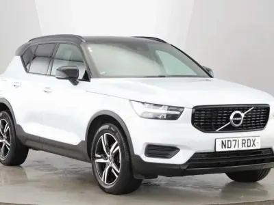 Used Volvo XC40 R-Design 163 HP (119 kW) 2022 Silver SUV