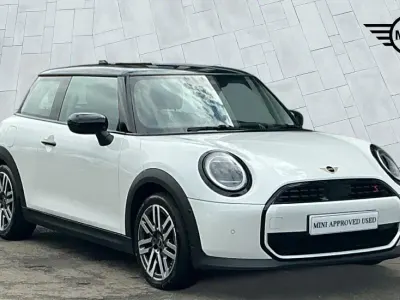 Usado Mini Cooper S Hatch 201 HP (147 kW) 2024 Branco Citadino