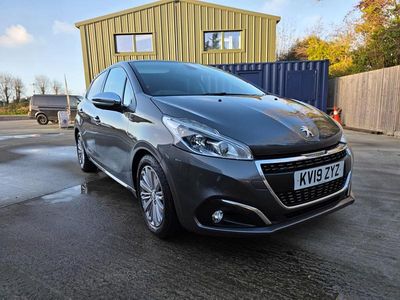 Grey Used 2019 Peugeot 208 Signature Sky Hatchback | £4,995 (Fair price)