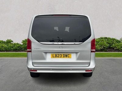 Mercedes V220