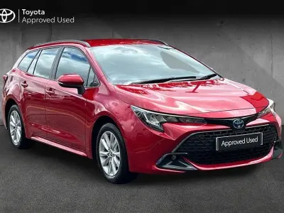 Used Toyota Corolla 140 HP (102 kW) 2025 Red Estate