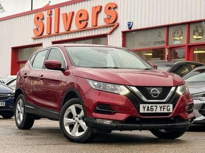 Used Nissan Qashqai Acenta 110 HP (80 kW) 2017 Red SUV