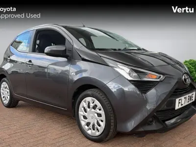 Used Toyota Aygo X-play 72 HP (52 kW) 2021 Decuma grey (metallic paint) Hatchback