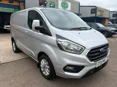 Usado Ford Transit Custom Limited 130 CV (95 kW) 2021 Plateado Van