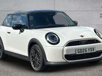 Used Mini Cooper S Hatch 201 HP (147 kW) 2025 White Hatchback