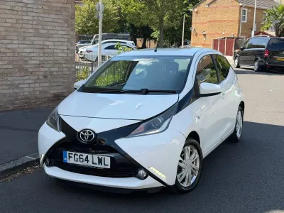 Used Toyota Aygo x-press 2014 White Hatchback