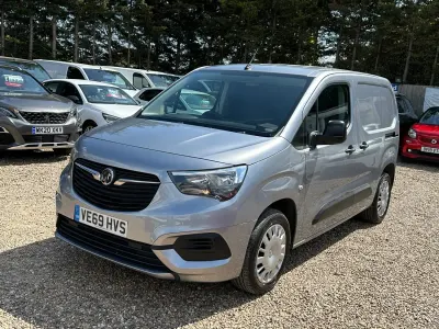 Używany Vauxhall Combo Sportive 100 KM (73 kW) 2019 Szary Minivan