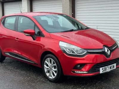 Used Renault Clio Dynamique 75 HP (55 kW) 2017 Red Hatchback