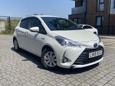 Used Toyota Vitz Active 100 HP (73 kW) 2026 White Hatchback
