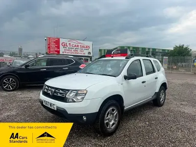 Usado Dacia Duster Ambiance 114 HP (83 kW) 2018 Branco SUV
