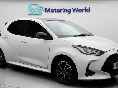 Begagnad Toyota Yaris Hybrid Design 116 HK (85 kW) 2026 Halvkombi
