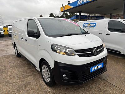Second-hand Vauxhall Vivaro drive 100 CP (73 kW) 2022 Alb Monovolum
