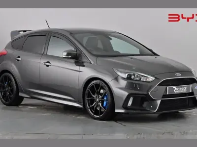 Begagnad Ford Focus RS 350 HK (257 kW) 2017 Grå Halvkombi