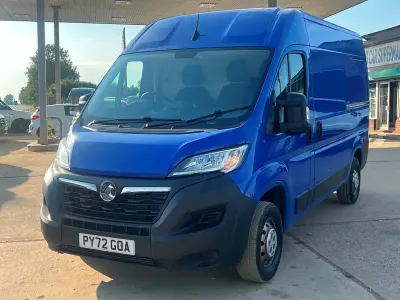 Używany Vauxhall Movano 140 KM (102 kW) 2022 Szary Minivan