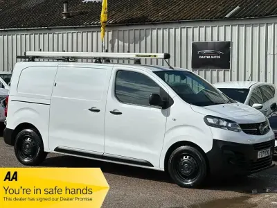 Używany Vauxhall Vivaro S 145 KM (106 kW) 2022 Biały Minivan