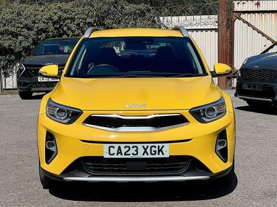 Used Kia Stonic 99 HP (72 kW) 2023 Yellow SUV