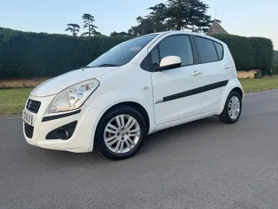 Used Suzuki Splash SZ4 2013 White Hatchback