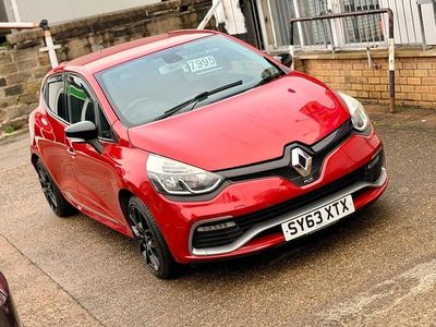 Used Renault Clio IV 200 HP (147 kW) 2014 Red Hatchback