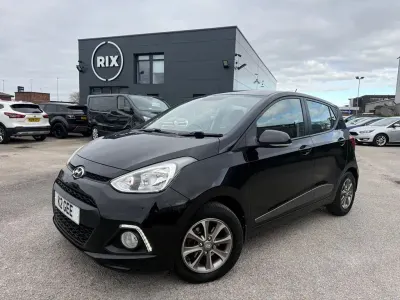 Gebraucht Hyundai i10 Premium 87 PS (63 kW) 2014 Schwarz Kleinwagen