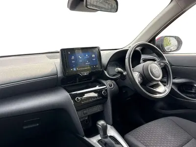 Used Toyota Yaris Cross 113 HP (83 kW) 2024 Red SUV