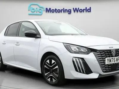 Used Peugeot 208 Allure 101 HP (74 kW) 2025 White Hatchback