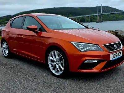 Begagnad Seat Leon FR 180 HK (132 kW) 2018 Orange Halvkombi