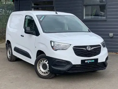 Używany Vauxhall Combo 100 KM (73 kW) 2021 Biały Minivan