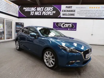 Używany Mazda 3 Inclusive 165 KM (121 kW) 2016 Niebieski Hatchback