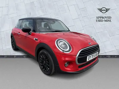 Usado Mini Cooper Classic 136 HP (100 kW) 2020 Vermelho Citadino
