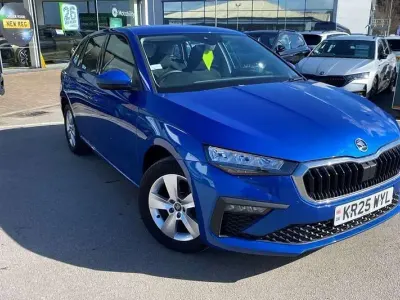 Gebraucht Skoda Scala SE 115 PS (84 kW) 2025 Blau Kleinwagen