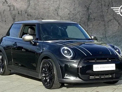 Używany Mini Cooper Exclusive 134 KM (98 kW) 2022 Czarny Hatchback