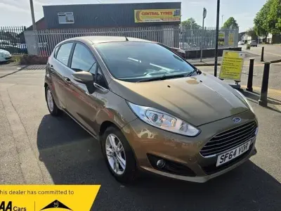 Begagnad Ford Fiesta Zetec 2014 Halvkombi