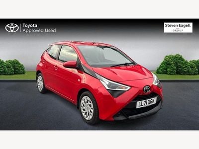 Used Toyota Aygo X-play 71 HP (52 kW) 2022 Red Hatchback