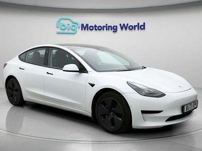 White Used 2021 Tesla Model 3 Standard Range Plus Sedan | £14,000 (Fair price)