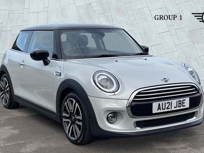 Used Mini Cooper Exclusive 136 HP (100 kW) 2021 White silver Hatchback