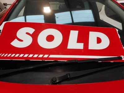 Used MG MG4 EV SE 2023 White Hatchback