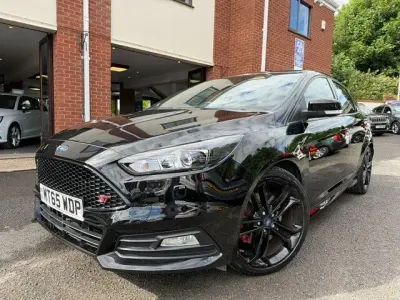 Used Ford Focus ST 250 HP (183 kW) 2015 Black Hatchback