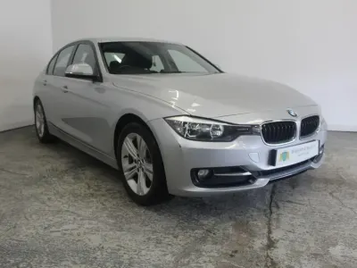 Begagnad BMW 320 Sport Line 2013 Silver Sedan
