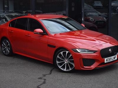 Usado Jaguar XE R-Dynamic 180 HP (132 kW) 2020 Vermelho Sedan