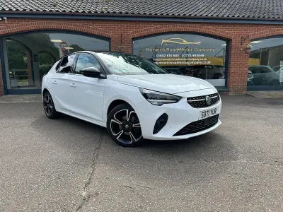 Used Vauxhall Corsa Edition 100 HP (73 kW) 2022 White Hatchback