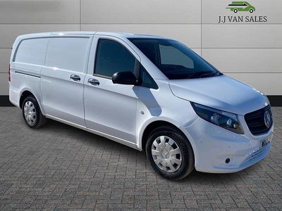 Begagnad Mercedes Vito Progressive 140 HK (102 kW) 2021 Vit Van