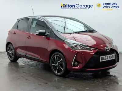 Używany Toyota Yaris 2017 Czerwony Hatchback