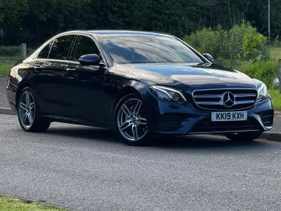 Begagnad Mercedes E220 AMG line 194 HK (142 kW) 2019 Blå Sedan